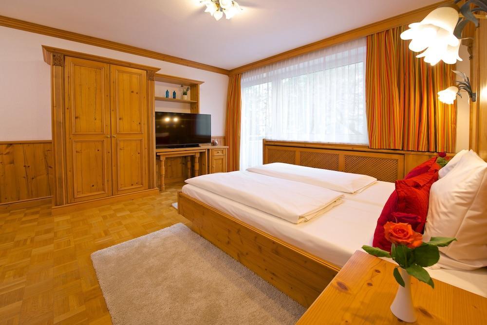 Park Hotel Laim Munich Exterior photo
