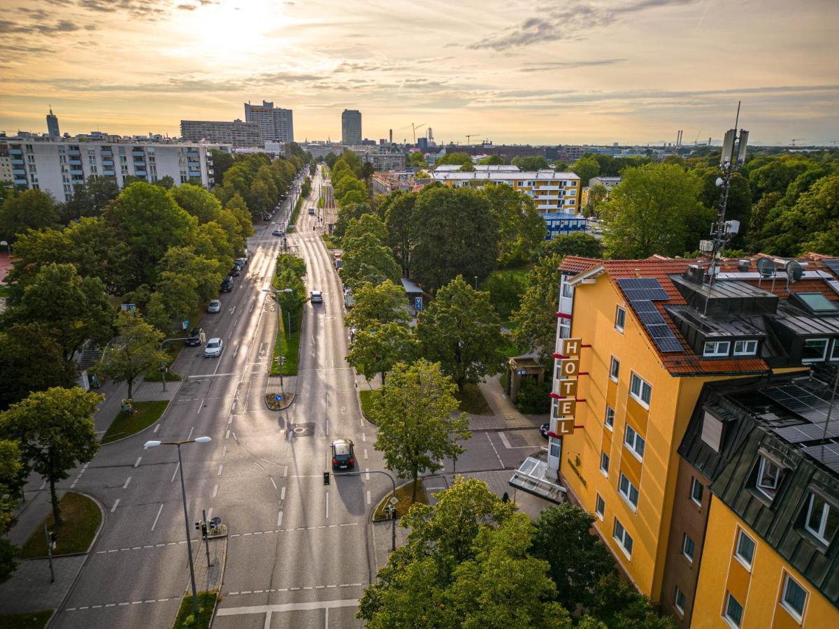 Park Hotel Laim Munich Exterior photo