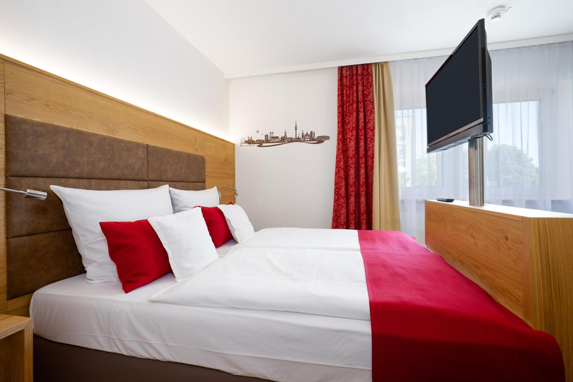 Park Hotel Laim Munich Exterior photo