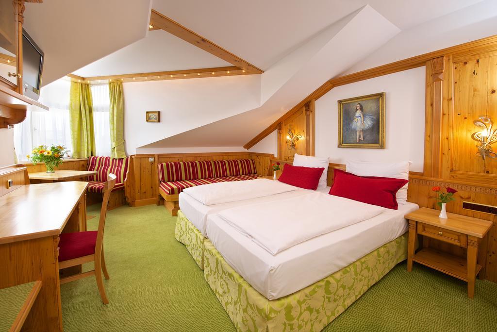 Park Hotel Laim Munich Exterior photo